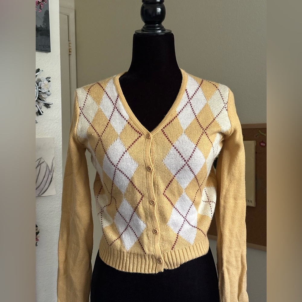 Patterned Yellow V-neck button up Cardigan